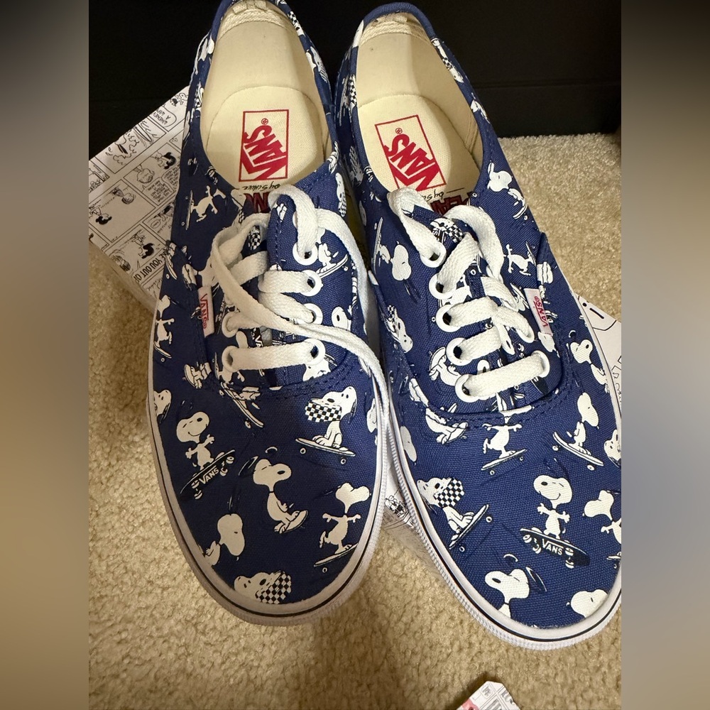 Vans Blue Snoopy Print Low Top Sneakers - Picture 12 of 13